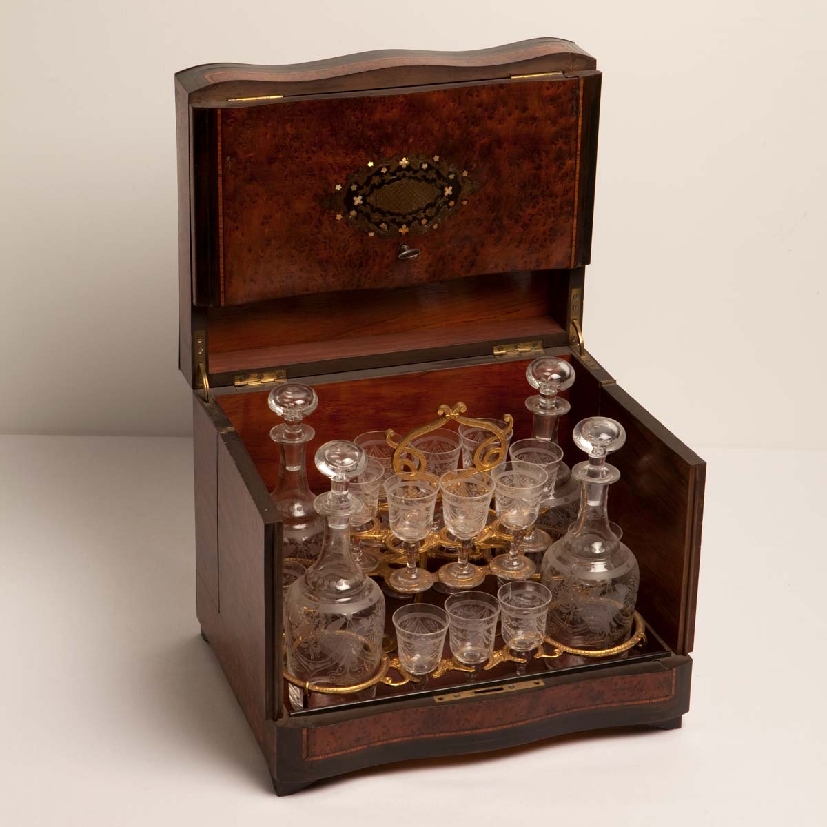 French liqueur glasses in a wooden box, 1800s. Photo: Saara Salmi